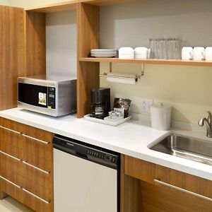 Queen Suite Mobility accessible